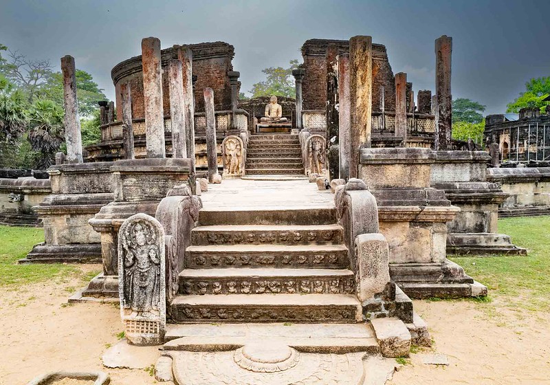This grand structure showcases the architectural prowess of the ancient Sinhalese civilization. Although in ruins now, the remnants of the palace still exude an aura of regality.